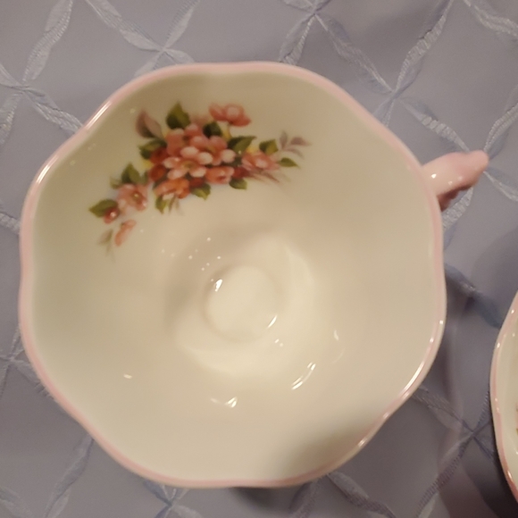 Vintage ROYAL ALBERT Apple Blossom Time Series EUC - Picture 5 of 8